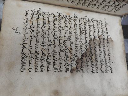 LIVRE MANUSCRIT en calligraphie à l'encre...