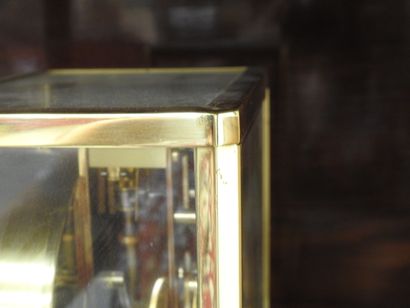JAEGER LECOULTRE : Pendule modèle Atmos en...