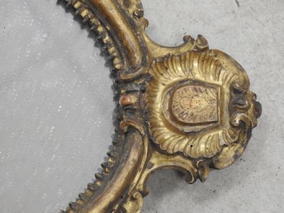MIROIR chantourné en bois mouluré sculpté...