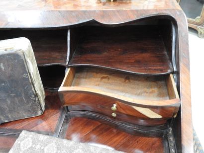BUREAU DOS D'ANE en bois de placage marqueté...