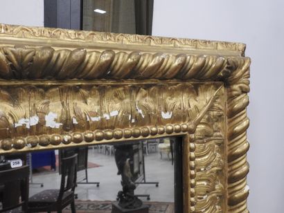 GRAND MIROIR de forme rectangulaire en bois...