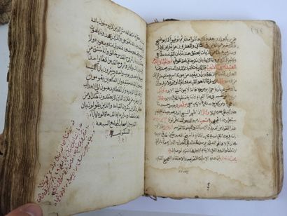 LIVRE MANUSCRIT en calligraphie à l'encre...