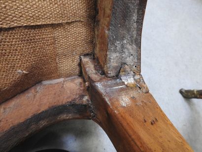 PAIRE DE FAUTEUILS cabriolet en bois naturel...