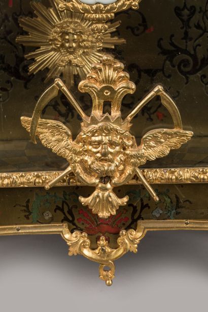 CARTEL ET SON CUL DE LAMPE en marqueterie...
