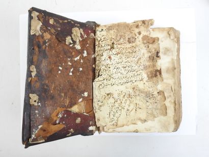 LIVRE MANUSCRIT en calligraphie à l'encre...