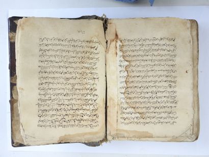 LIVRE MANUSCRIT en calligraphie à l'encre...