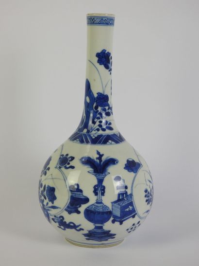 CHINE - Epoque KANGXI (1662 - 1722)
Vase...