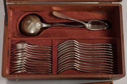 IMPORTANT silver COUVER SET, filets contours...
