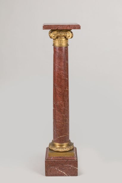 COLONNE en marbre griotte et bronze doré,...