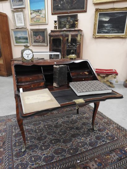 BUREAU DOS D'ANE en bois de placage marqueté...