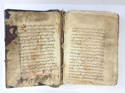 LIVRE MANUSCRIT en calligraphie à l'encre...