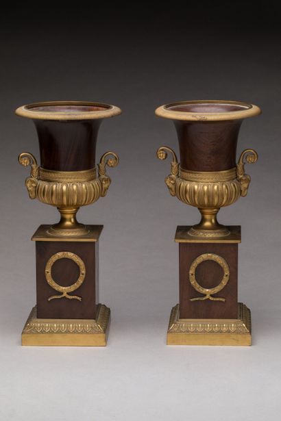 PAIR OF MEDICIS VASES in gilt bronze and...