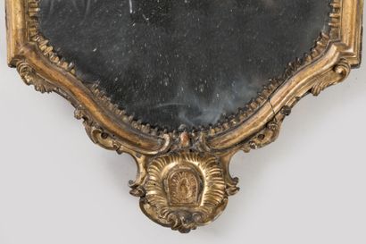 MIROIR chantourné en bois mouluré sculpté...