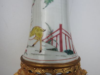 CHINE : Deux vases montés pouvant former...