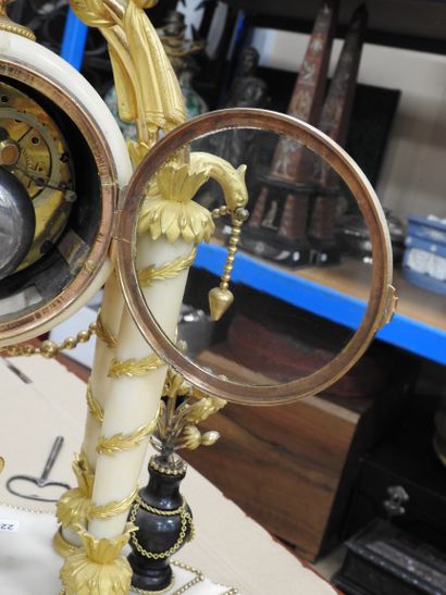 PENDULE PORTIQUE in white marble and gilt...