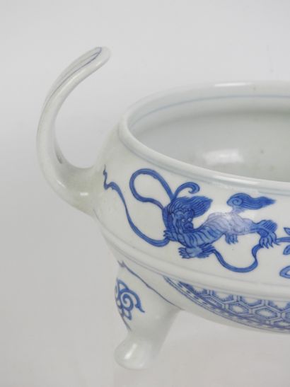 CHINA: Tripod perfume burner with two handles...