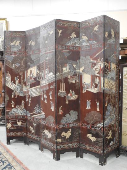 CHINA: Eight-leaf Coromandel lacquer screen...