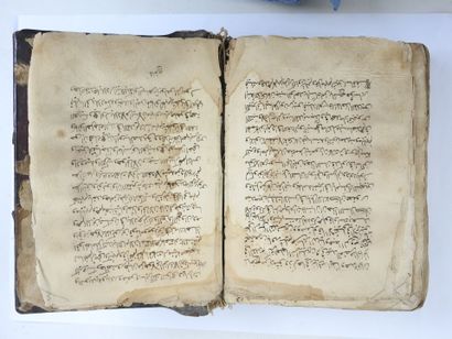 LIVRE MANUSCRIT en calligraphie à l'encre...