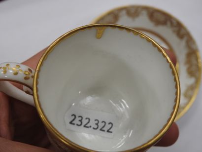 SEVRES : 
Soft-paste porcelain litron beaker...