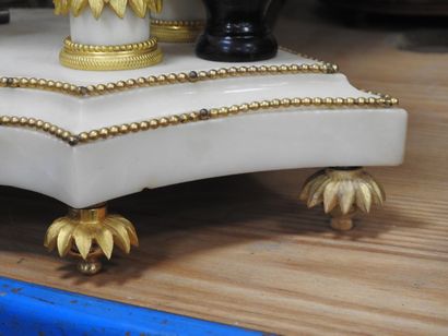 PENDULE PORTIQUE in white marble and gilt...