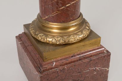 COLONNE en marbre griotte et bronze doré,...