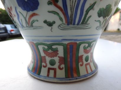 CHINA - 19th century
Porcelain baluster jug...