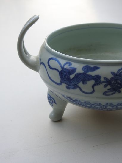 CHINA: Tripod perfume burner with two handles...