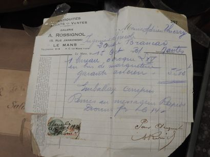 BUREAU DOS D'ANE en bois de placage marqueté...