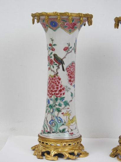 CHINE : Deux vases montés pouvant former...
