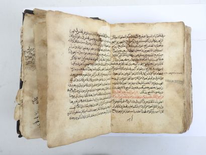 LIVRE MANUSCRIT en calligraphie à l'encre...