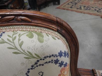 PAIRE DE FAUTEUILS cabriolet en bois naturel...