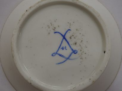 SEVRES : 
Soft-paste porcelain litron beaker...