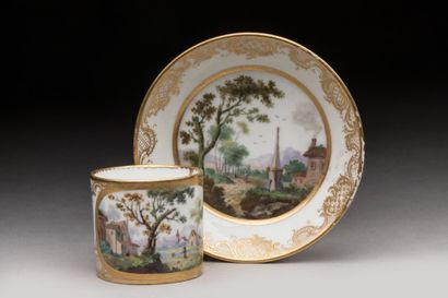 SEVRES : 
Soft-paste porcelain litron beaker...