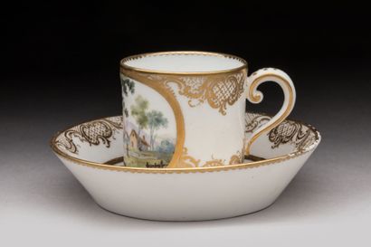 SEVRES : 
Soft-paste porcelain litron beaker...