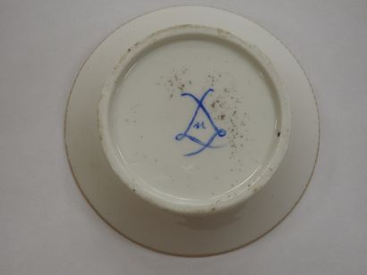 SEVRES : 
Soft-paste porcelain litron beaker...