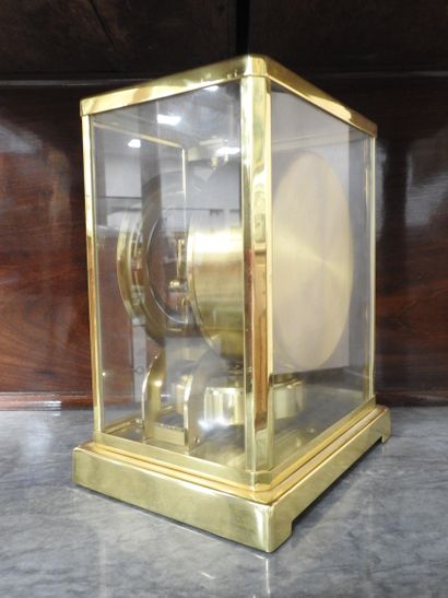 JAEGER LECOULTRE : Pendule modèle Atmos en...