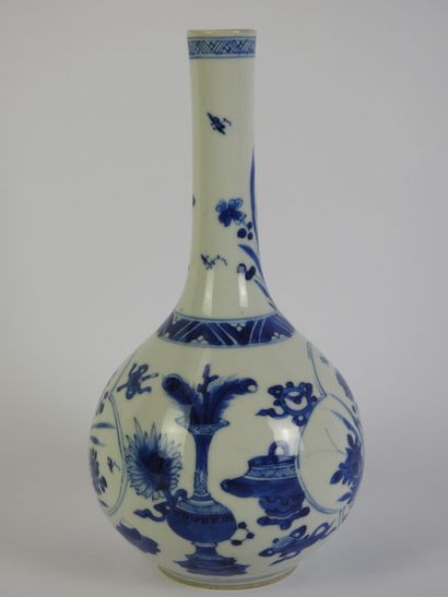 CHINE - Epoque KANGXI (1662 - 1722)
Vase...