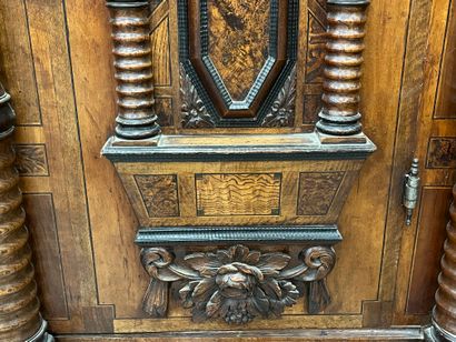 Importante ARMOIRE en bois naturel, bois...