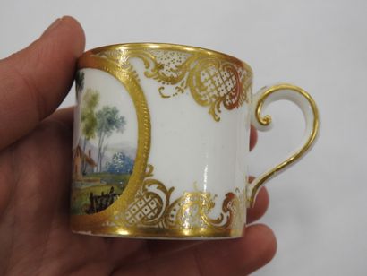 SEVRES : 
Soft-paste porcelain litron beaker...