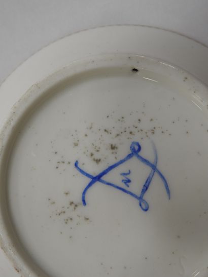 SEVRES : 
Soft-paste porcelain litron beaker...