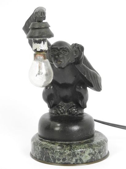 Max LE VERRIER (1891-1973) : Lampe veilleuse...