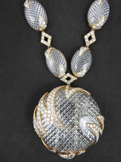 M. GERARD: Necklace in yellow gold 750 thousandths...