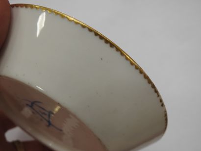 SEVRES : 
Soft-paste porcelain litron beaker...