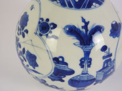 CHINE - Epoque KANGXI (1662 - 1722)
Vase...