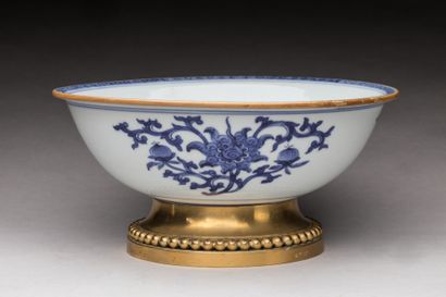 CHINA - QIANLONG period (1736 - 1795)
Porcelain...