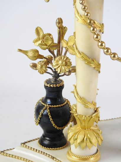 PENDULE PORTIQUE in white marble and gilt...