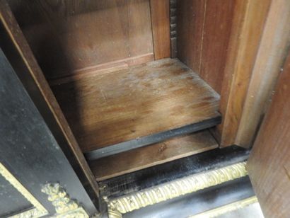 RARE MEUBLE A HAUTEUR D'APPUI en placage...