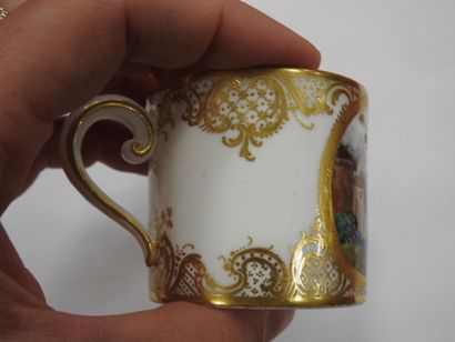 SEVRES : 
Soft-paste porcelain litron beaker...