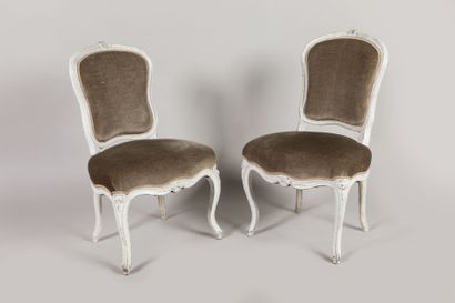 SUITE DE DIX CHAISES en bois mouluré sculpté...