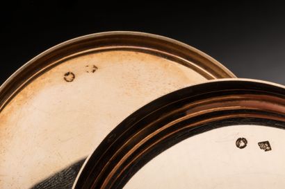 RARE round box in guilloché gold decorated...
